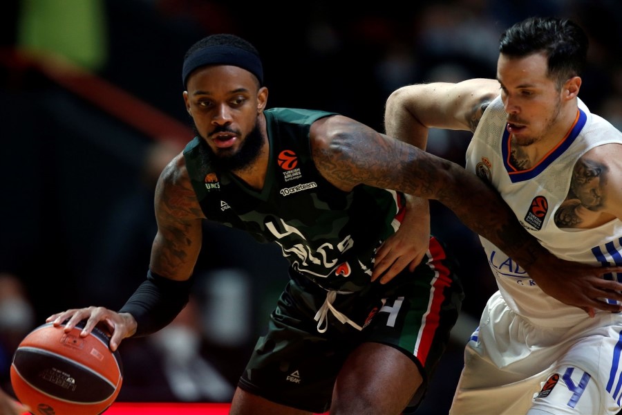 lorenzo-brown-unics-kazan-eb21.jpg